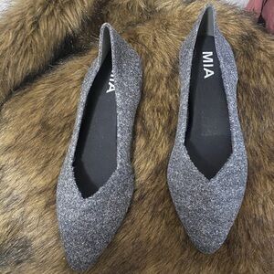 MIA Women's Charcoal Pointed Flats